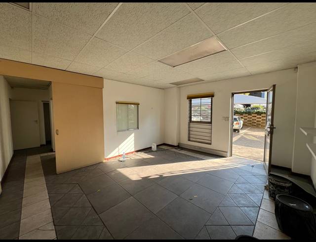 430M² WAREHOUSE TO LET IN STRIJDOMPARK